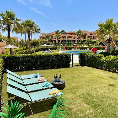 Casares Beach Golf Apartment With Private Garden Direct Pool Access Extérieur photo