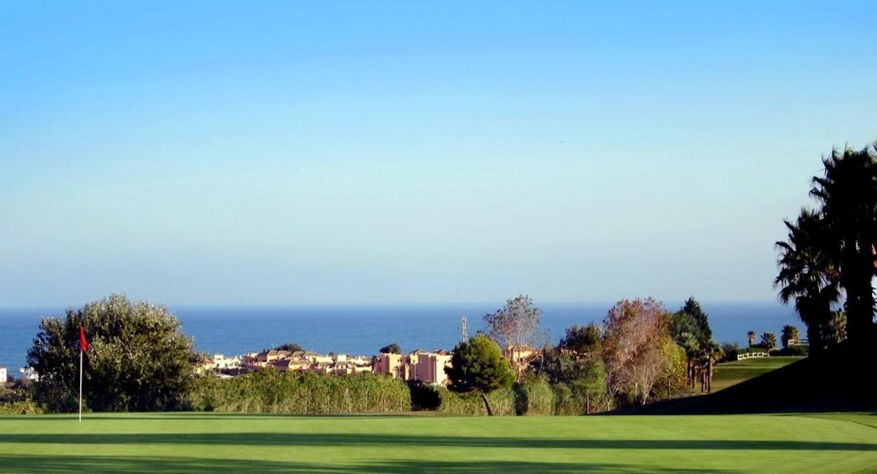 Casares Beach Golf Apartment With Private Garden Direct Pool Access Extérieur photo