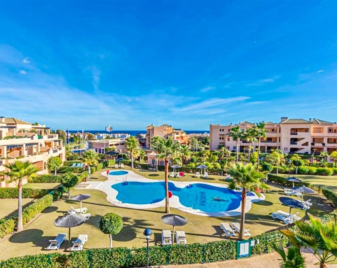 Casares Beach Golf Apartment With Private Garden Direct Pool Access Extérieur photo