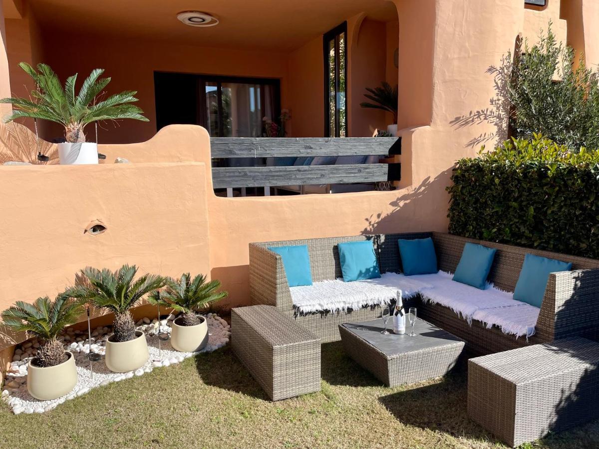 Casares Beach Golf Apartment With Private Garden Direct Pool Access Extérieur photo